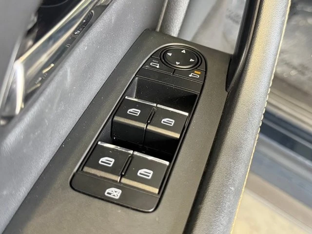 2025 Mazda CX-90 - Image 19 of 21