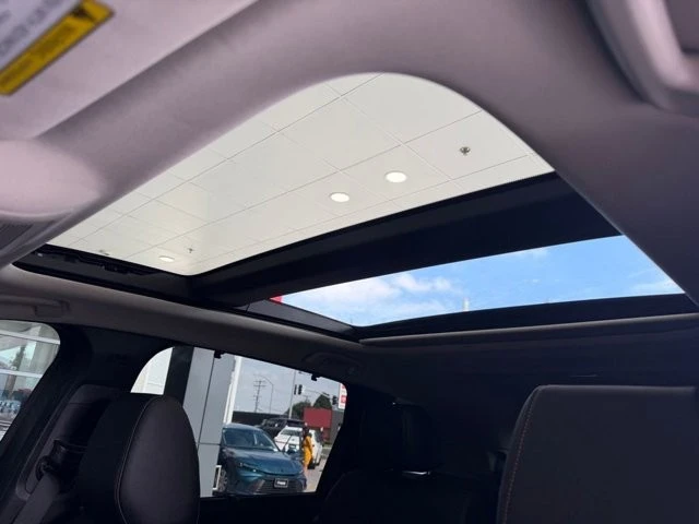 2025 Mazda CX-90 - Image 23 of 31