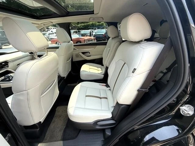 2025 Mazda CX-90 - Image 8 of 21