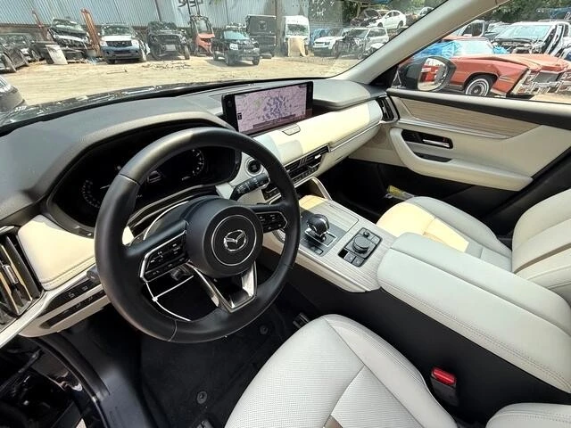 2025 Mazda CX-90 - Image 10 of 21