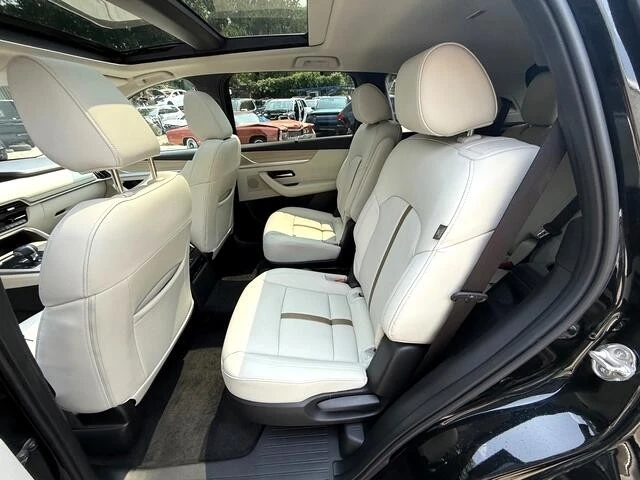 2025 Mazda CX-90 - Image 8 of 21