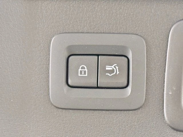 2025 Mazda CX-90 - Image 14 of 21