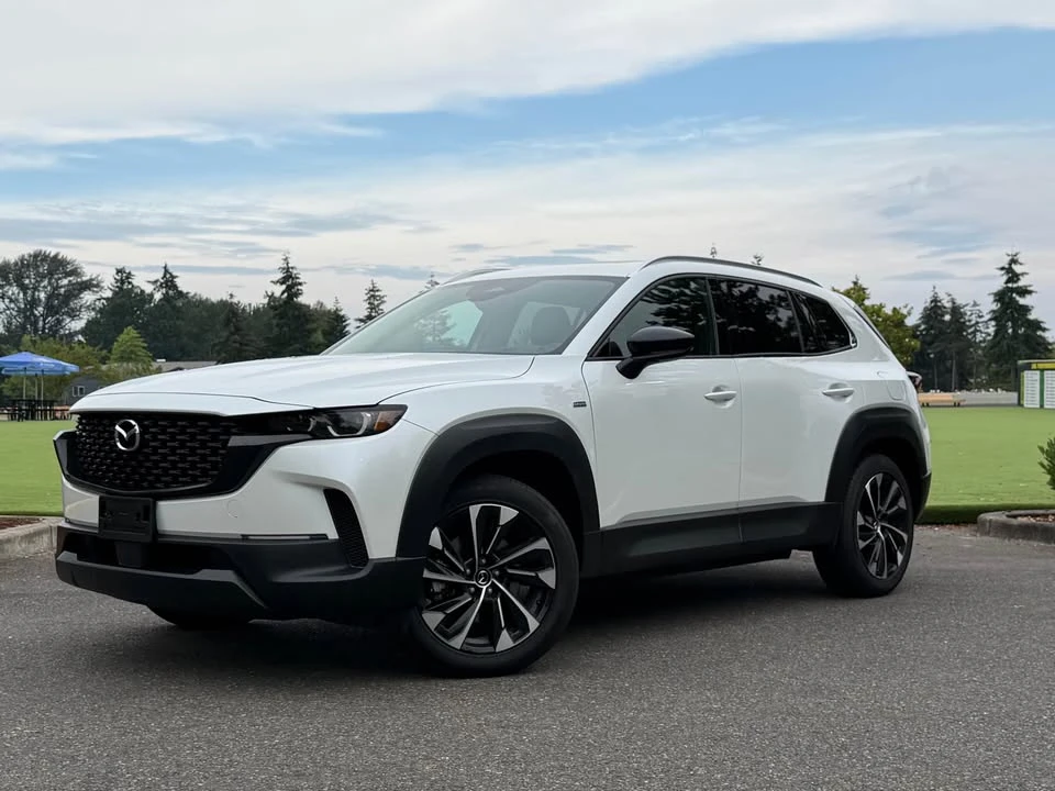 2025 Mazda CX-50 - Image 3 of 15