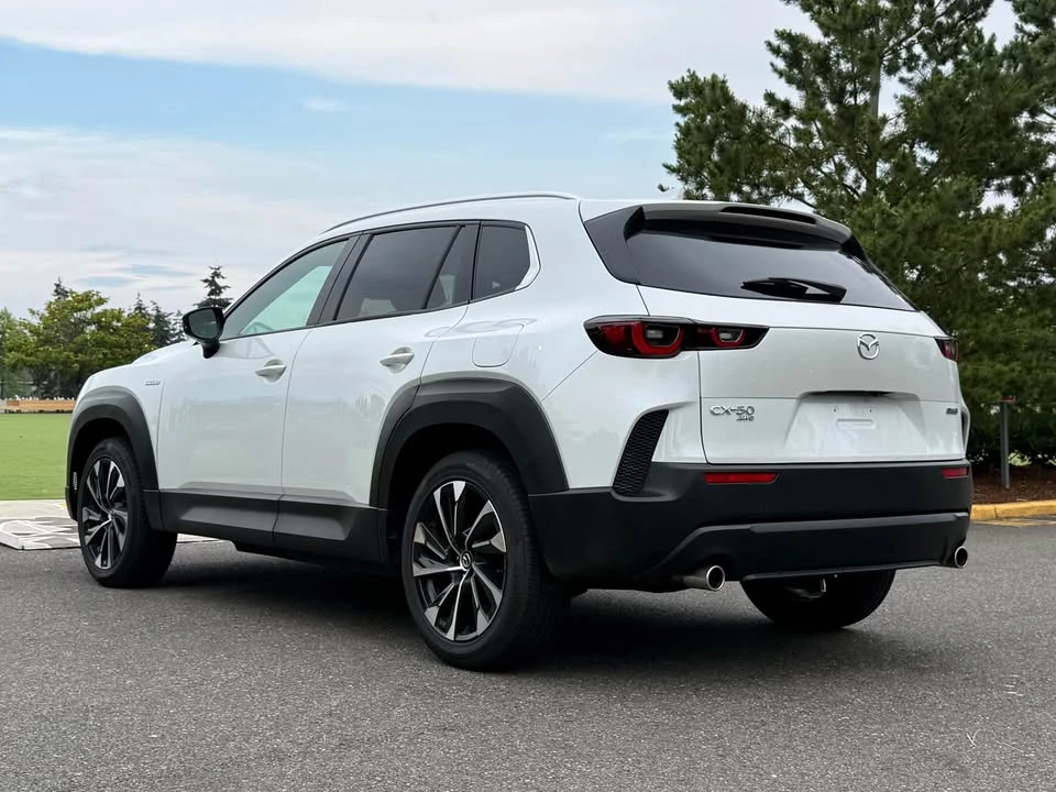 2025 Mazda CX-50 - Image 5 of 15