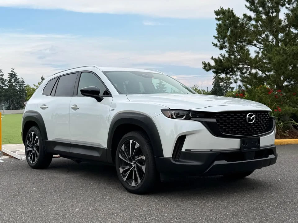 2025 Mazda CX-50 - Image 9 of 15