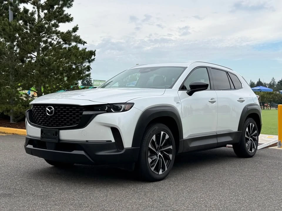 2025 Mazda CX-50 - Image 10 of 15