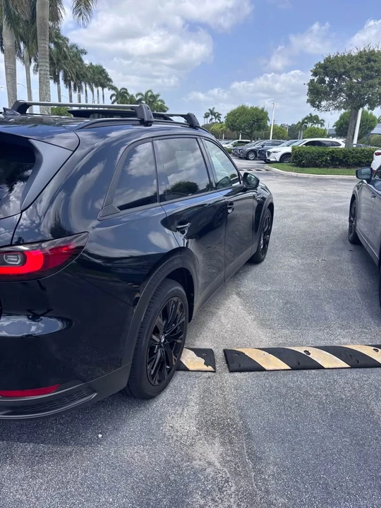 2025 Mazda CX-90 - Image 4 of 13