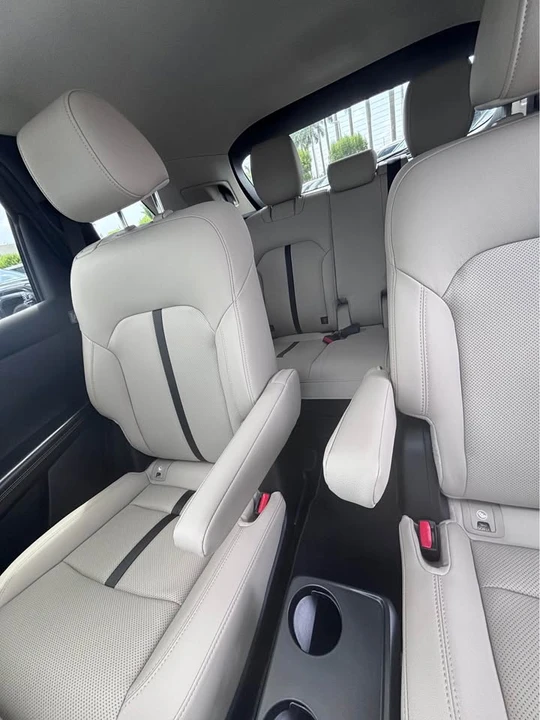 2025 Mazda CX-90 - Image 11 of 13