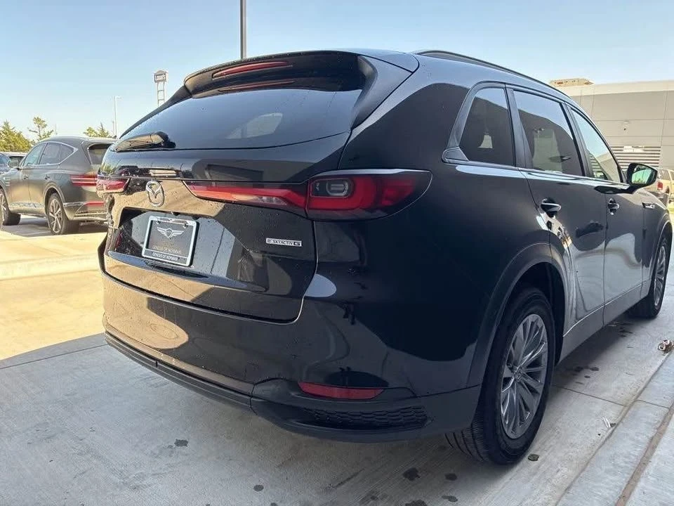 2025 Mazda CX-90 - Image 3 of 10