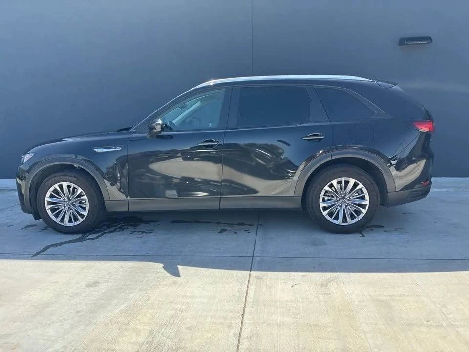 2025 Mazda CX-90 - Image 5 of 10