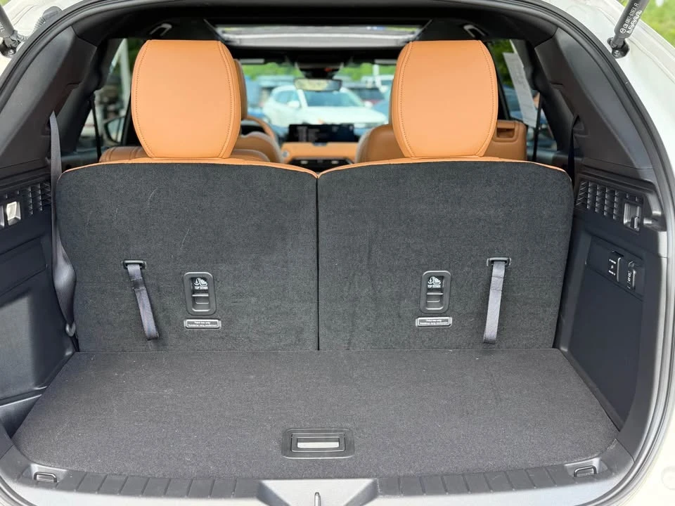 2025 Mazda CX-90 - Image 19 of 20