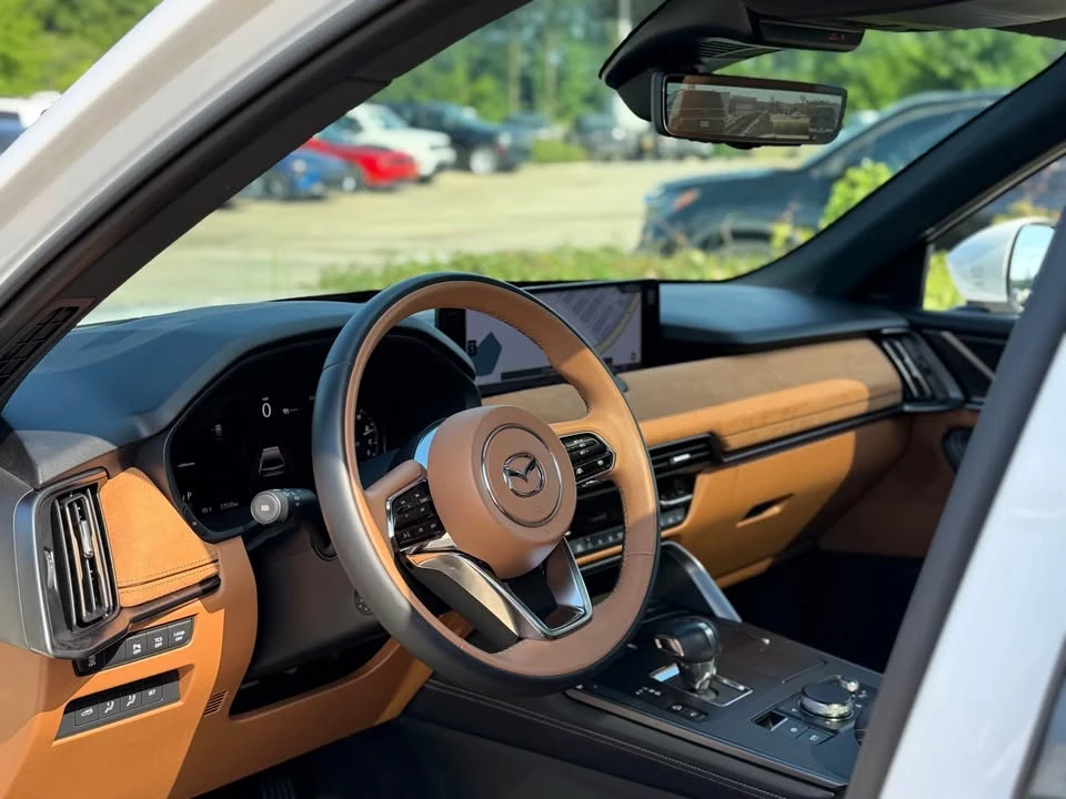 2025 Mazda CX-90 - Image 3 of 20