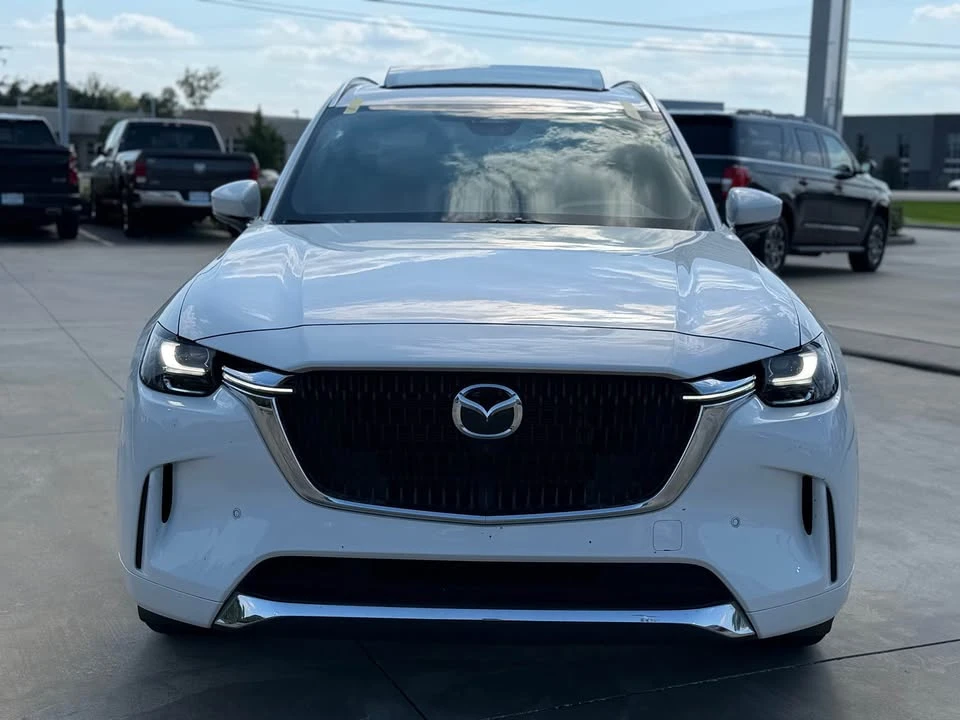 2025 Mazda CX-90 - Image 2 of 20