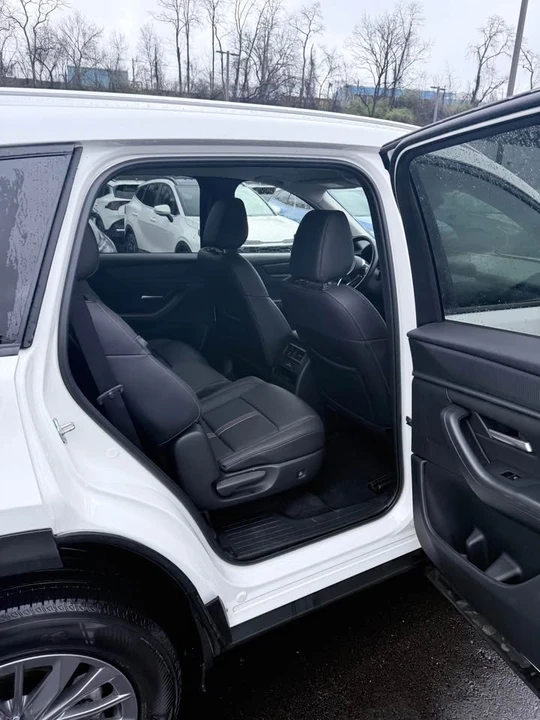 2025 Mazda CX-90 - Image 14 of 15
