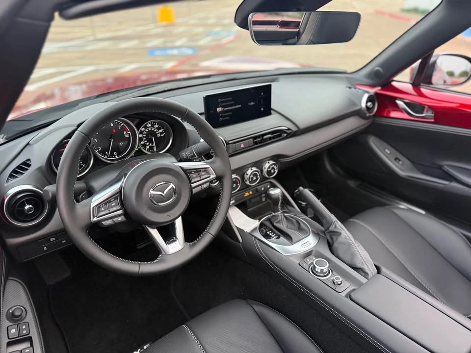 2025 Mazda ND MX-5 Miata - Image 8 of 10