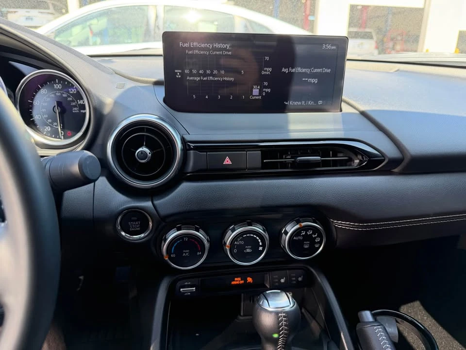 2025 Mazda ND MX-5 Miata - Image 5 of 10