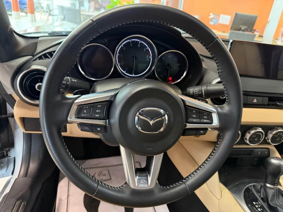 2025 Mazda ND MX-5 Miata - Image 9 of 12
