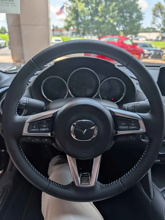 2025 Mazda ND MX-5 Miata - Image 5 of 7