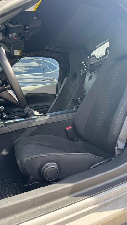 2025 Mazda ND MX-5 Miata - Image 5 of 8