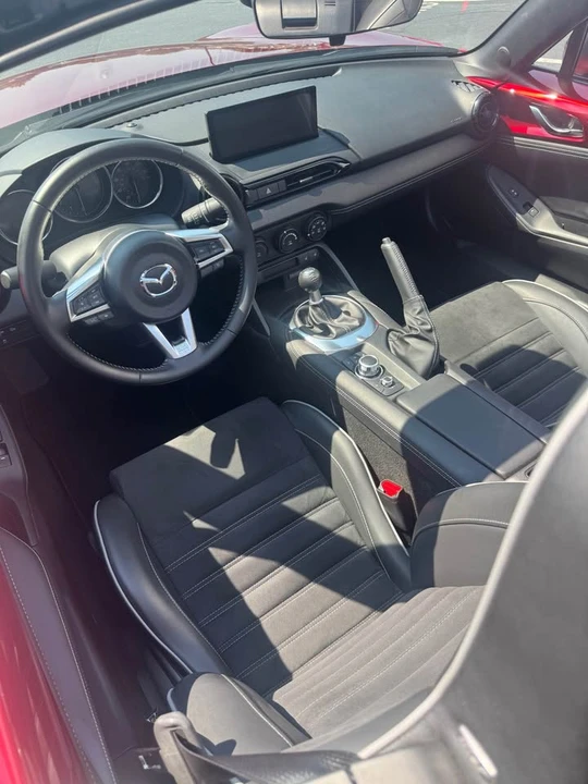 2025 Mazda ND MX-5 Miata - Image 10 of 13