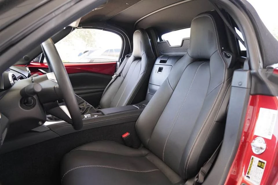 2025 Mazda ND MX-5 Miata - Image 9 of 12
