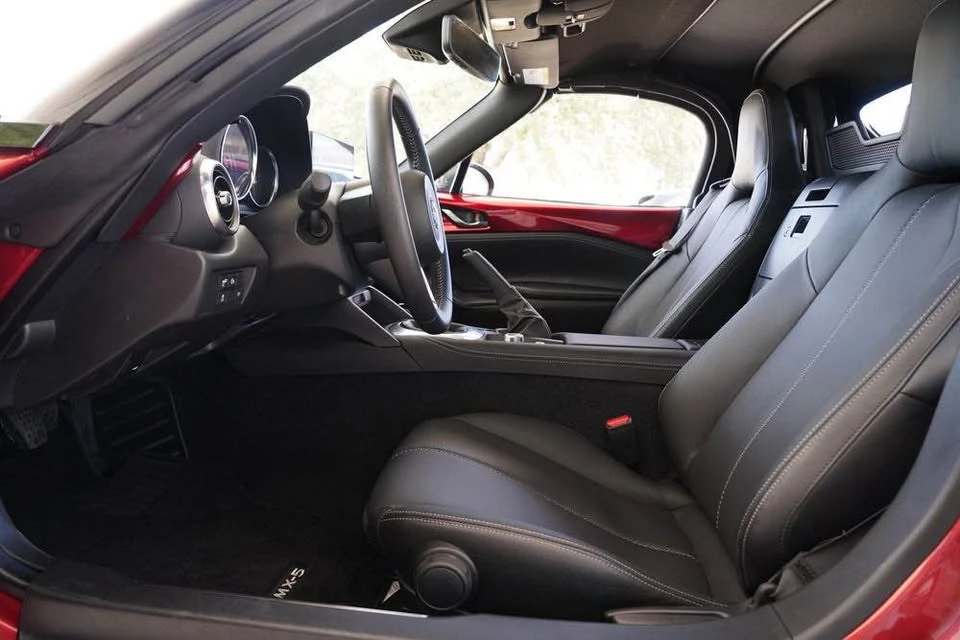 2025 Mazda ND MX-5 Miata - Image 8 of 12
