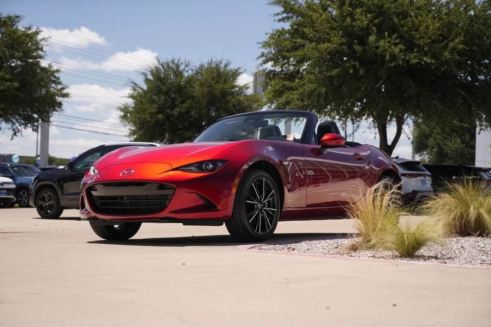 2025 Mazda ND MX-5 Miata - Image 6 of 12