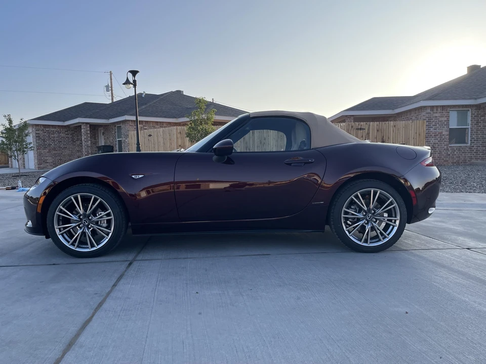 2025 Mazda ND MX-5 Miata - Image 18 of 31