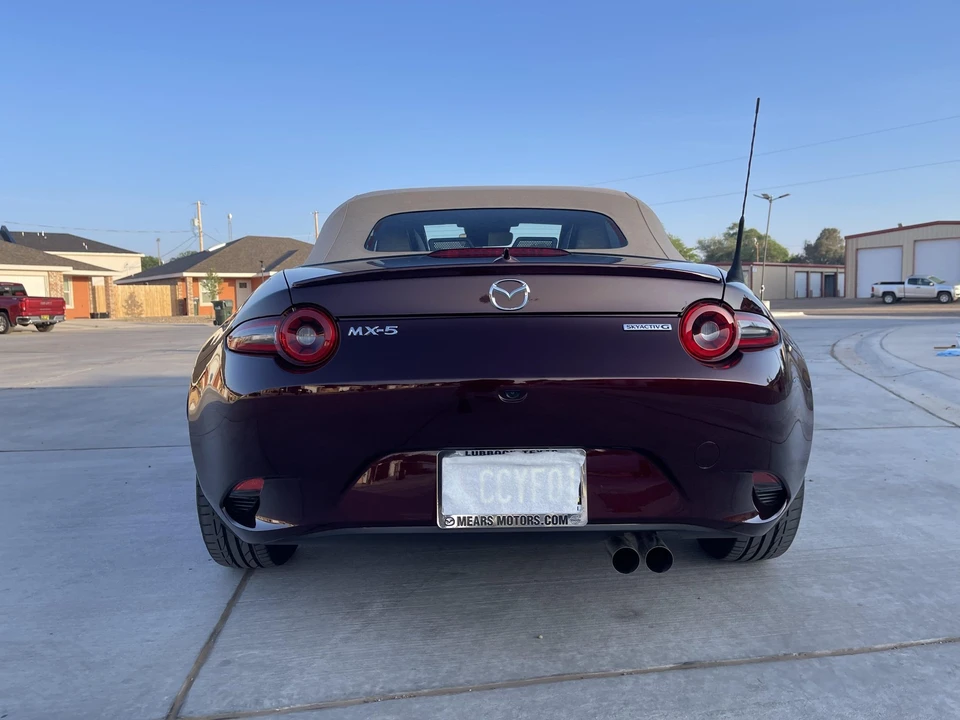 2025 Mazda ND MX-5 Miata - Image 21 of 31