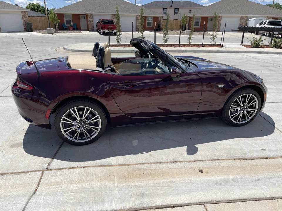 2025 Mazda ND MX-5 Miata - Image 10 of 31
