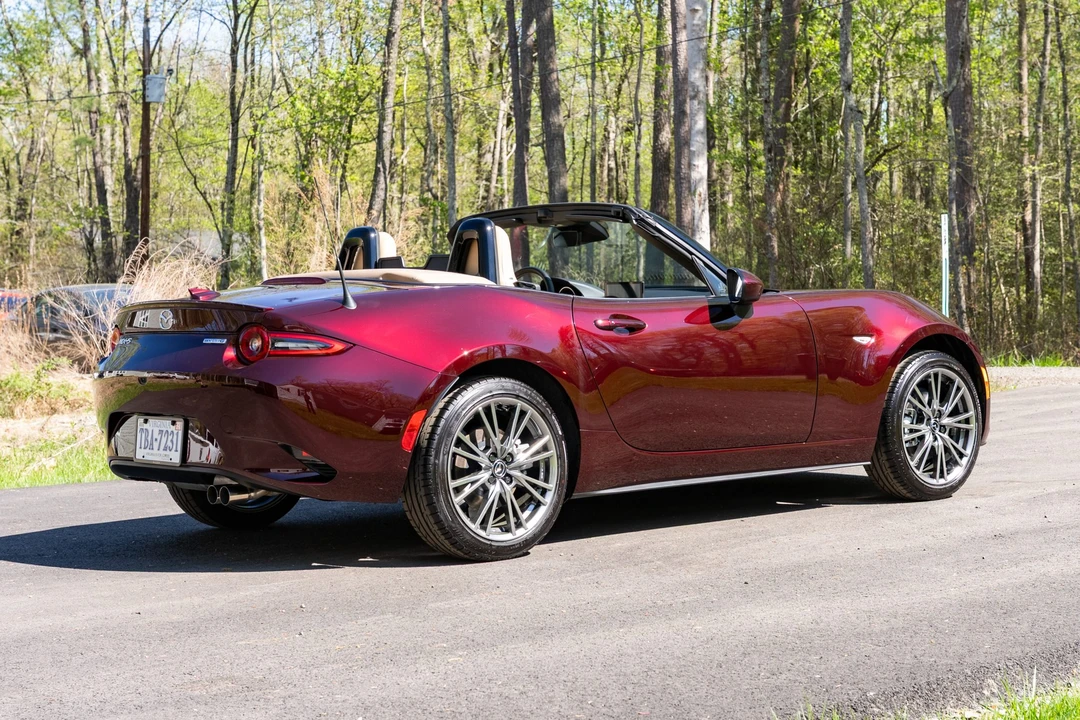 2025 Mazda ND MX-5 Miata - Image 14 of 31