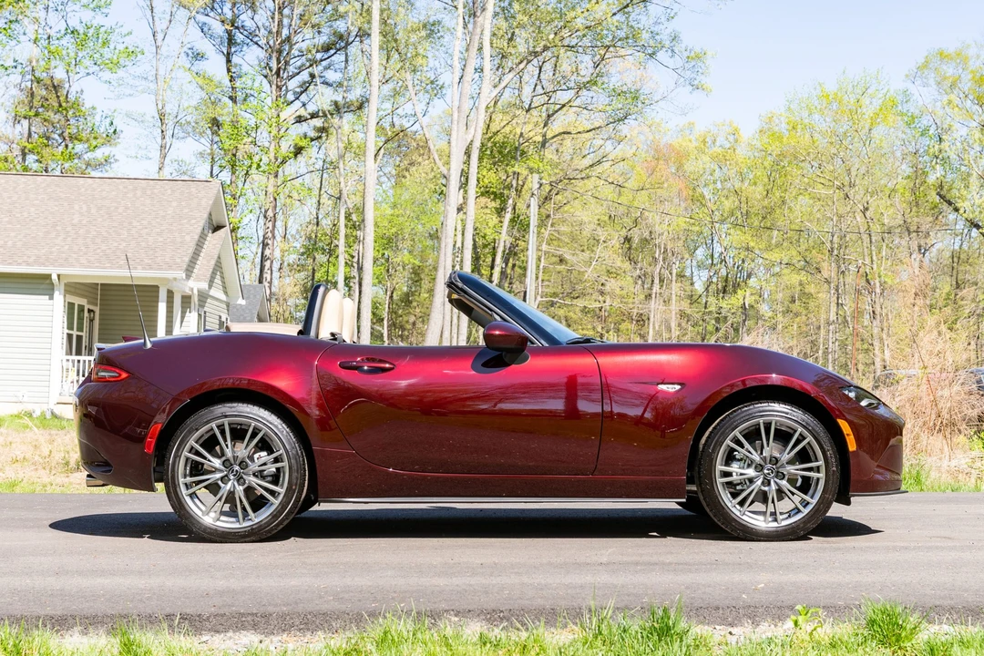 2025 Mazda ND MX-5 Miata - Image 15 of 31