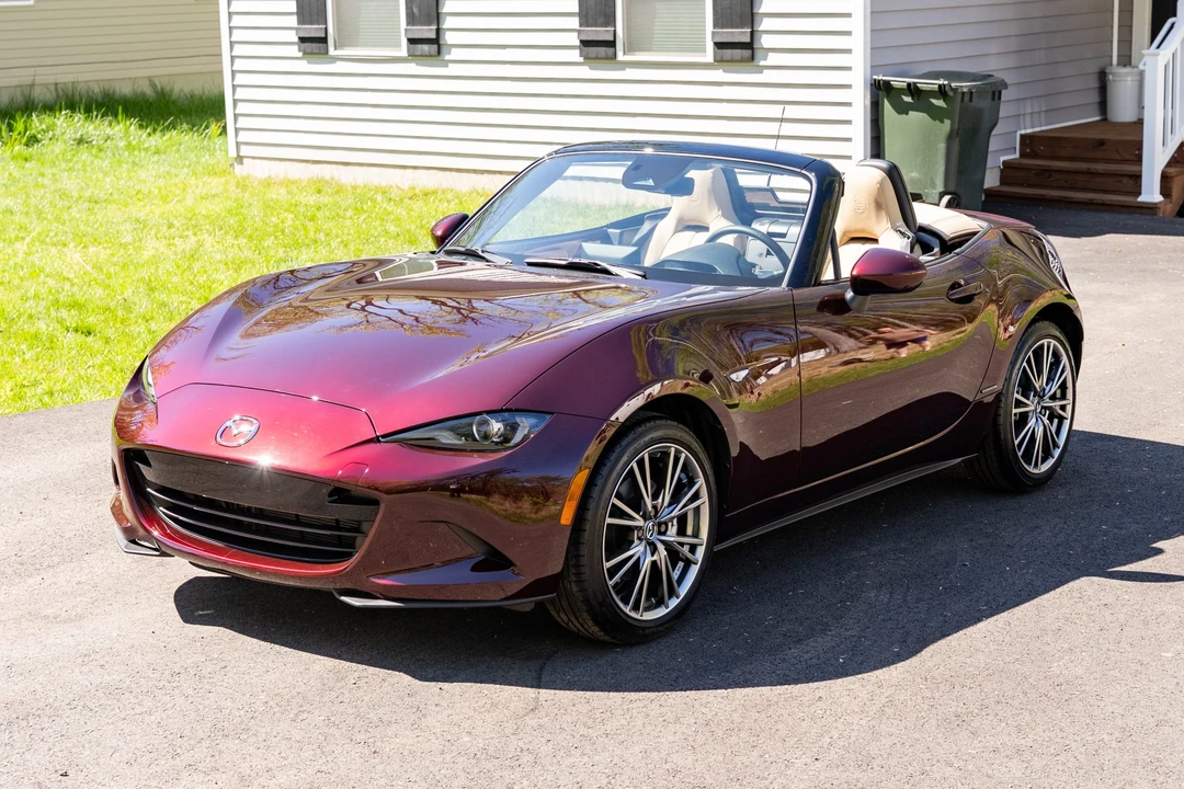 2025 Mazda ND MX-5 Miata - Image 10 of 31