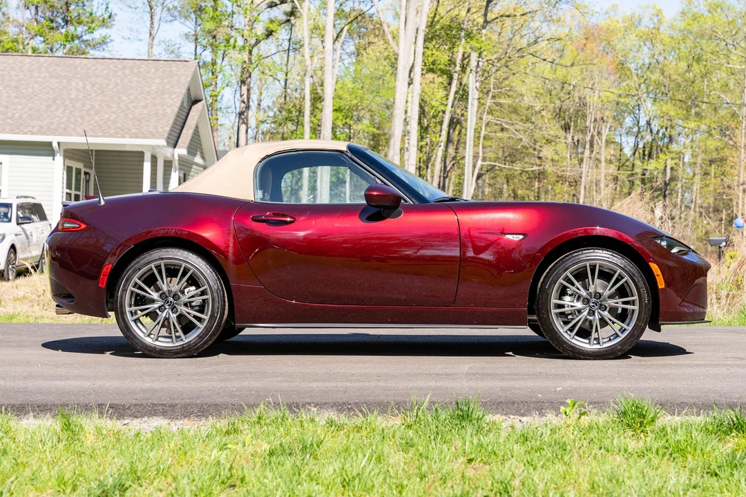 2025 Mazda ND MX-5 Miata - Image 7 of 31