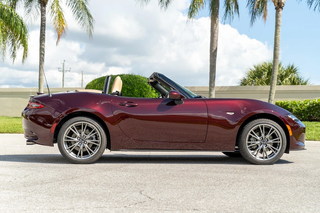 2025 Mazda ND MX-5 Miata - Image 9 of 31