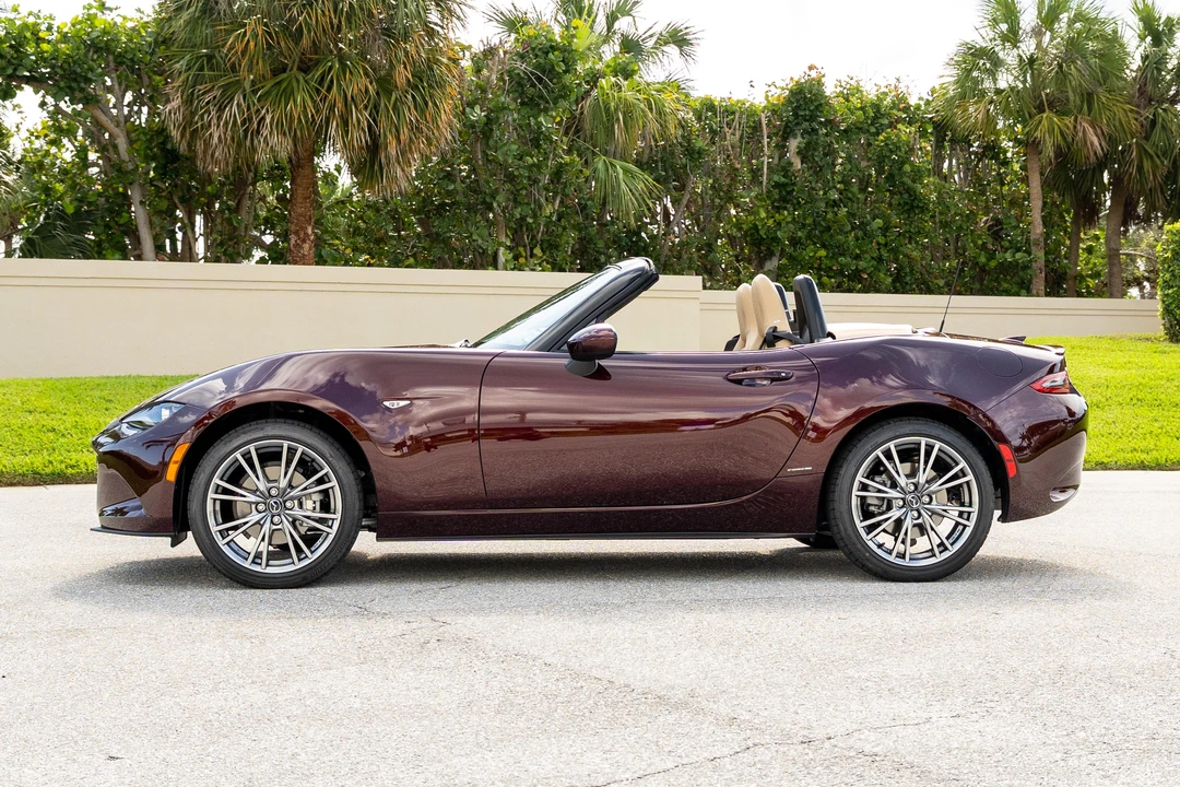2025 Mazda ND MX-5 Miata - Image 3 of 31