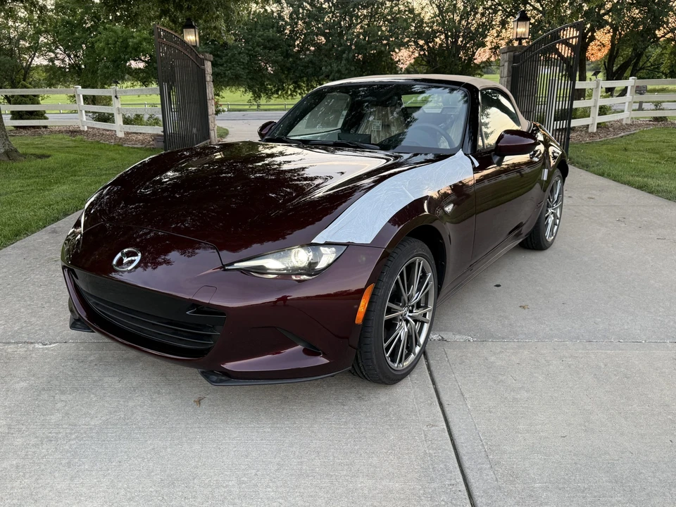 2025 Mazda ND MX-5 Miata - Image 8 of 31