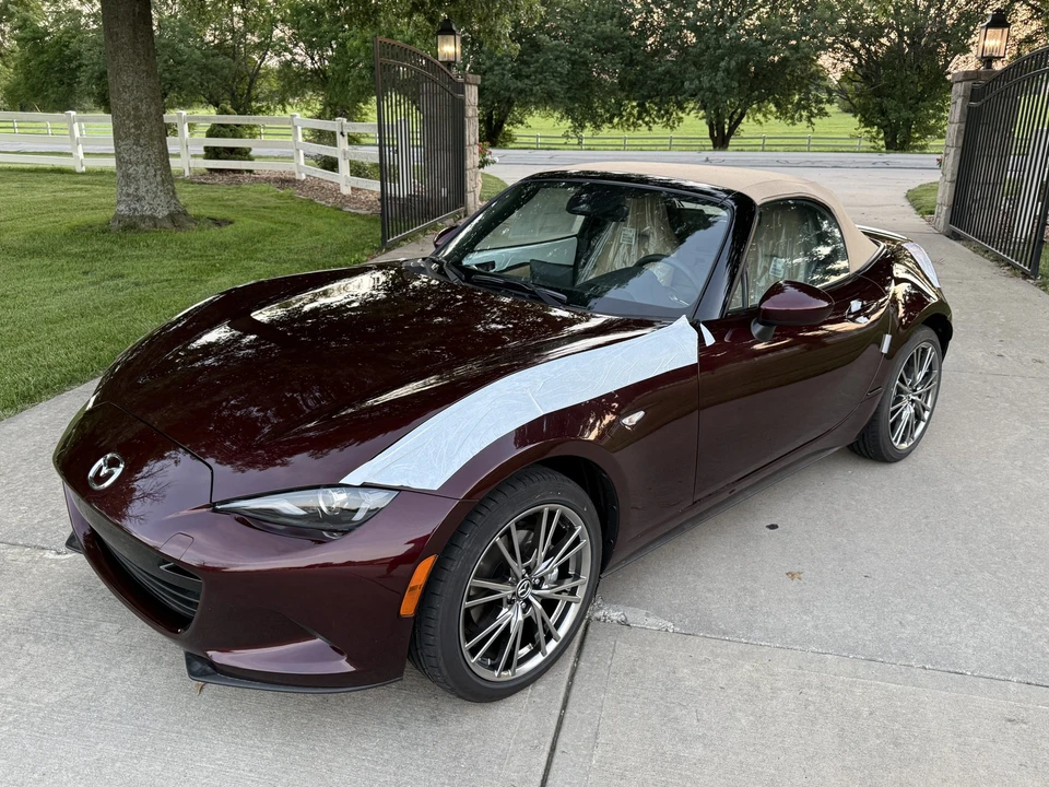2025 Mazda ND MX-5 Miata - Image 5 of 31