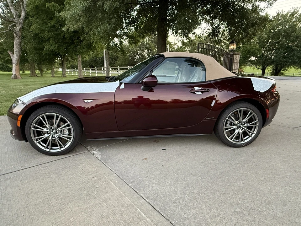 2025 Mazda ND MX-5 Miata - Image 25 of 31