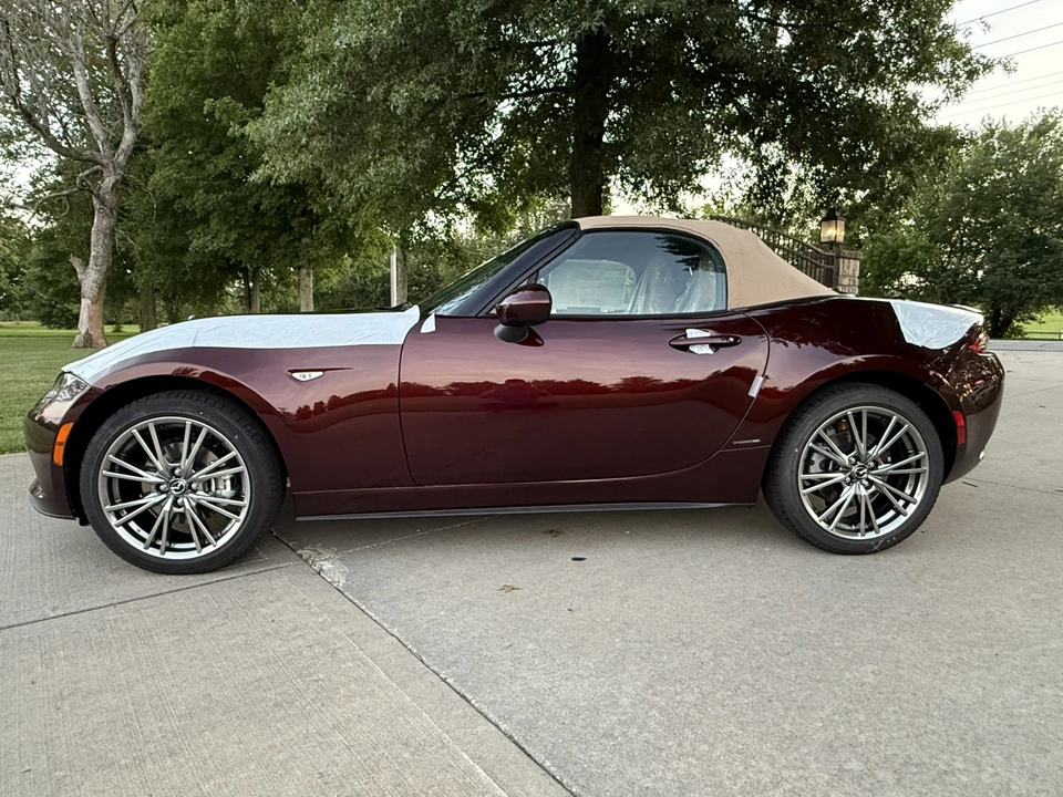 2025 Mazda ND MX-5 Miata - Image 24 of 31