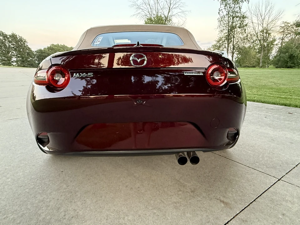 2025 Mazda ND MX-5 Miata - Image 21 of 31