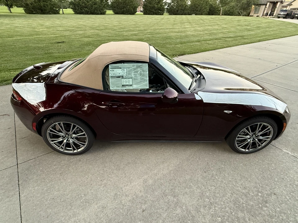 2025 Mazda ND MX-5 Miata - Image 16 of 31