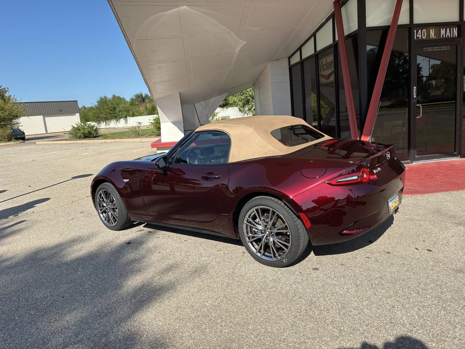 2025 Mazda ND MX-5 Miata - Image 5 of 31