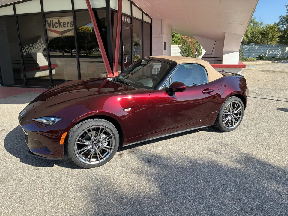 2025 Mazda ND MX-5 Miata - Image 6 of 31