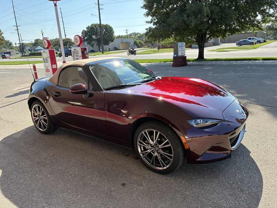 2025 Mazda ND MX-5 Miata - Image 3 of 31