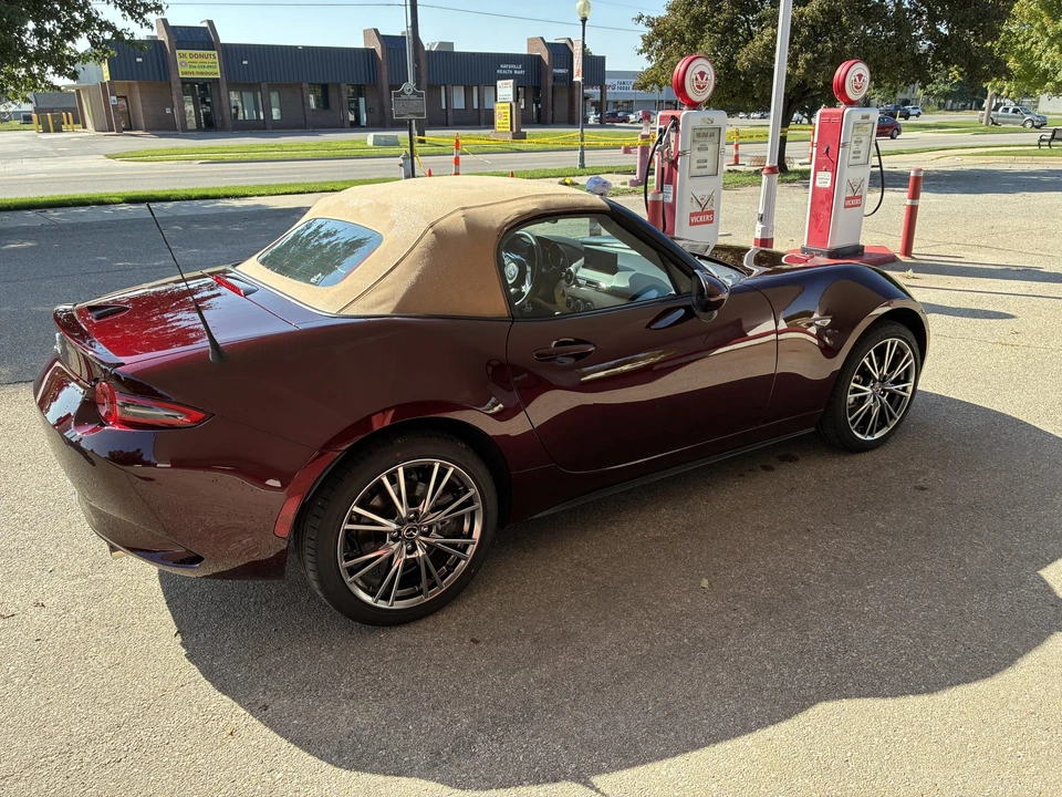 2025 Mazda ND MX-5 Miata - Image 4 of 31