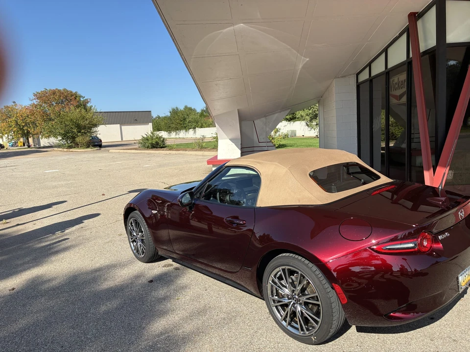 2025 Mazda ND MX-5 Miata - Image 15 of 31