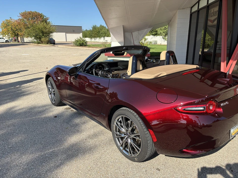 2025 Mazda ND MX-5 Miata - Image 21 of 31