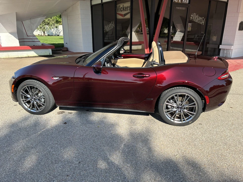 2025 Mazda ND MX-5 Miata - Image 13 of 31