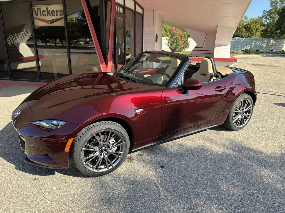 2025 Mazda ND MX-5 Miata - Image 14 of 31